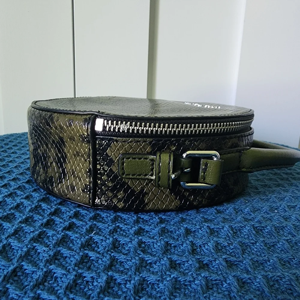 Marc Jacobs NWOT python pattern crossbody - Picture 11 of 11